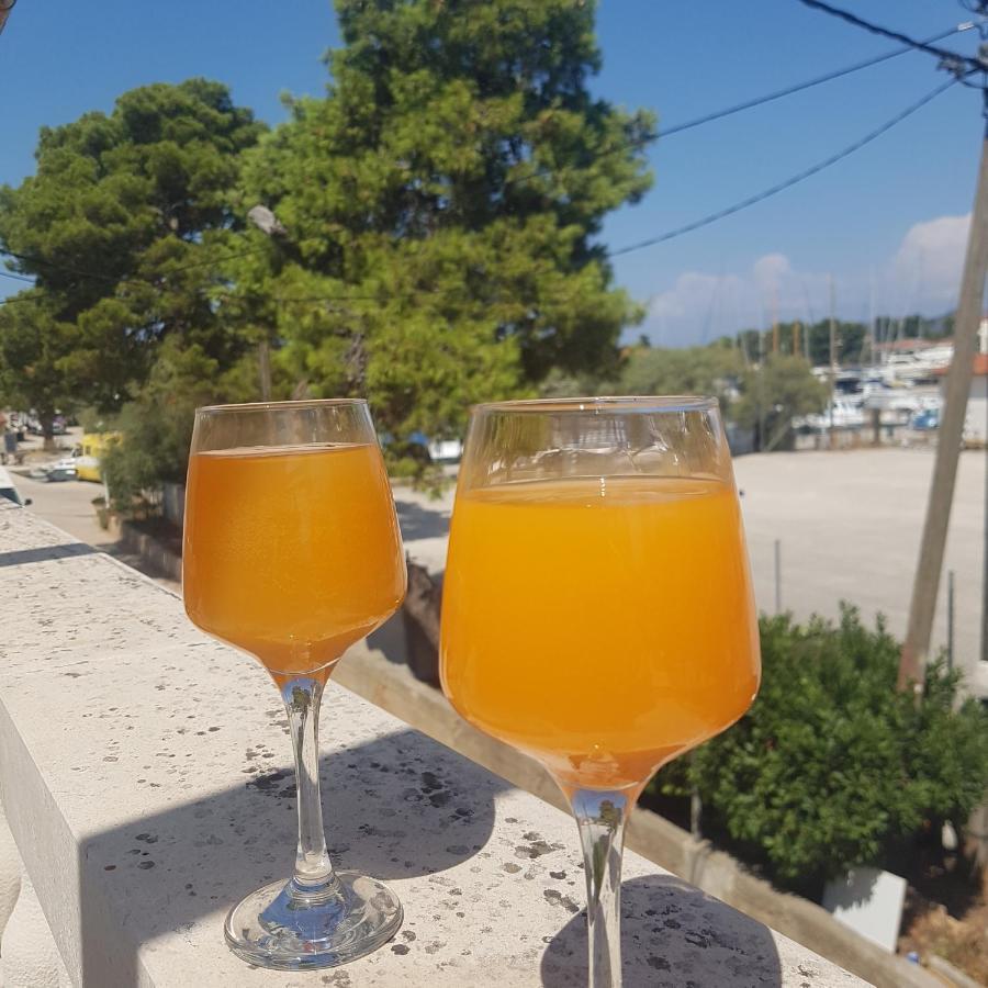 Jardin Kapetanova Kuca Lägenhet Veli Iž Exteriör bild