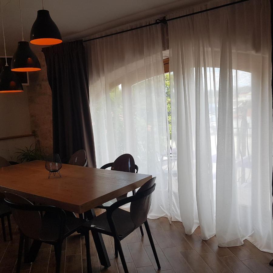 Jardin Kapetanova Kuca Lägenhet Veli Iž Exteriör bild
