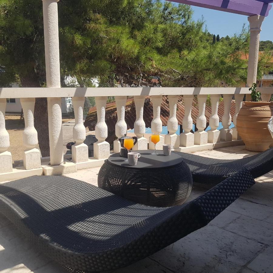 Jardin Kapetanova Kuca Lägenhet Veli Iž Exteriör bild