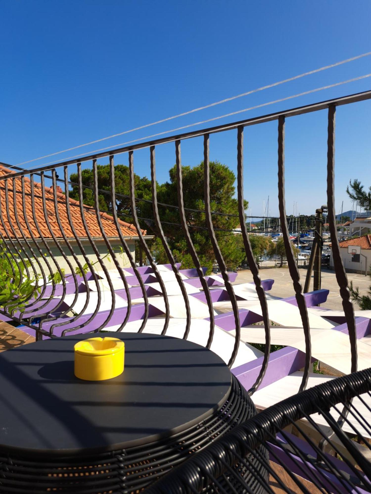 Jardin Kapetanova Kuca Lägenhet Veli Iž Exteriör bild