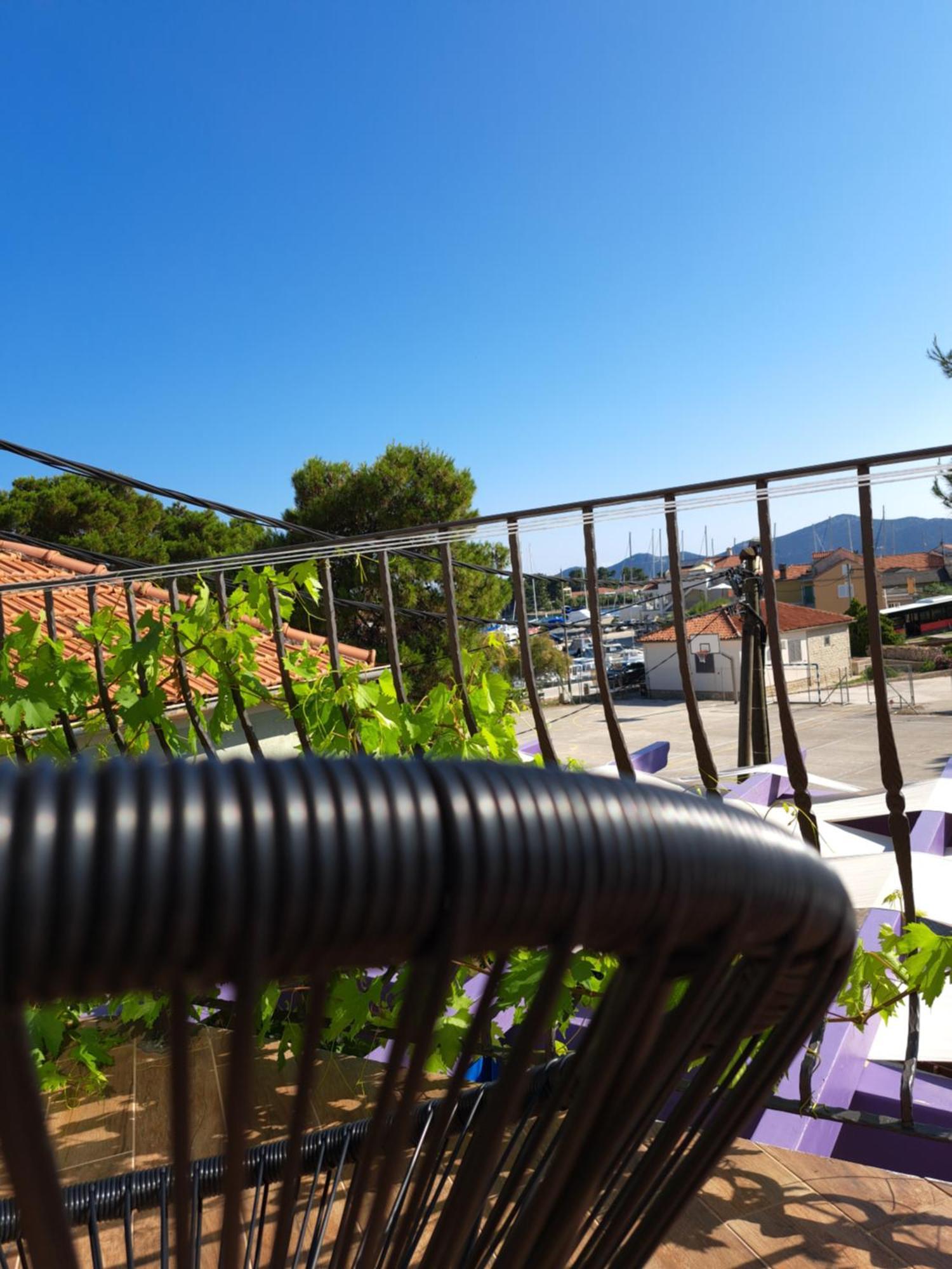 Jardin Kapetanova Kuca Lägenhet Veli Iž Exteriör bild