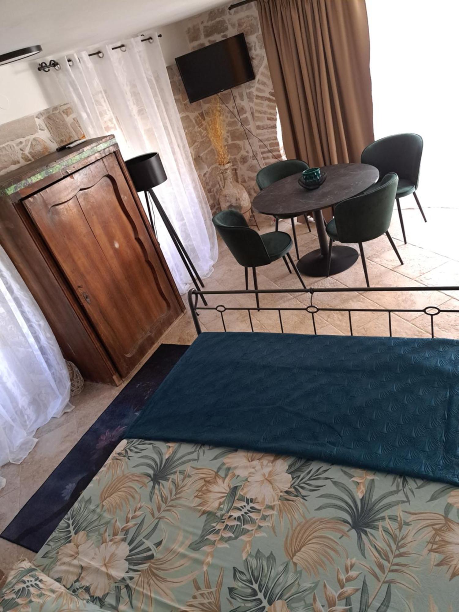 Jardin Kapetanova Kuca Lägenhet Veli Iž Exteriör bild